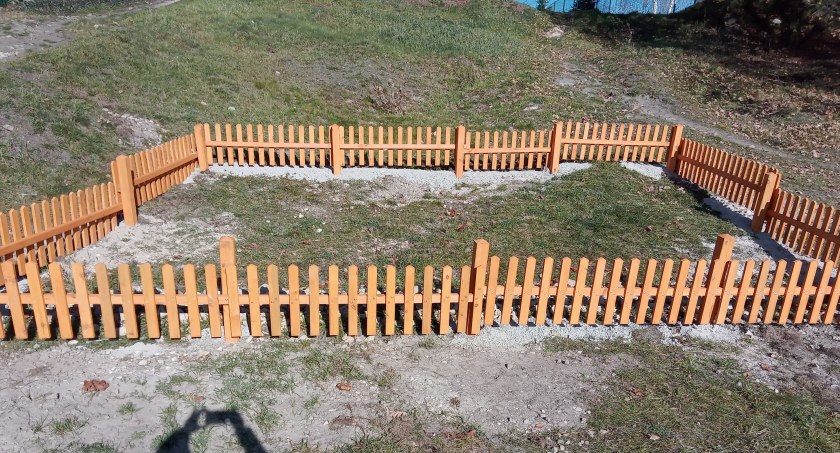Ogrodzenie miejskiej winniczki kosztowało ponad 2.600 zł
