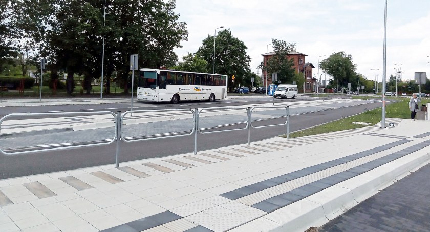 Odjeżdząjące busy czy autobusy ze Starachowic kursują tylko po okolicznych gminach 