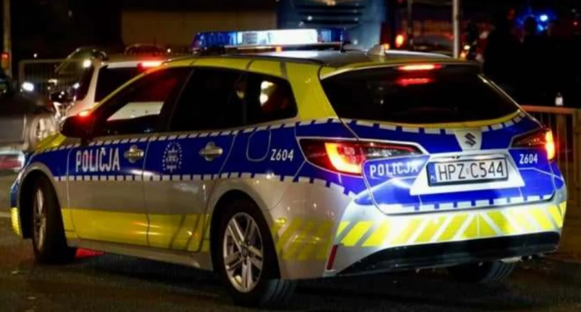Wypadki drogowe, Zderzenie dwóch samochodów Starachowicach Policjanci wyjaśniają okoliczności zdarzenia - zdjęcie, fotografia
