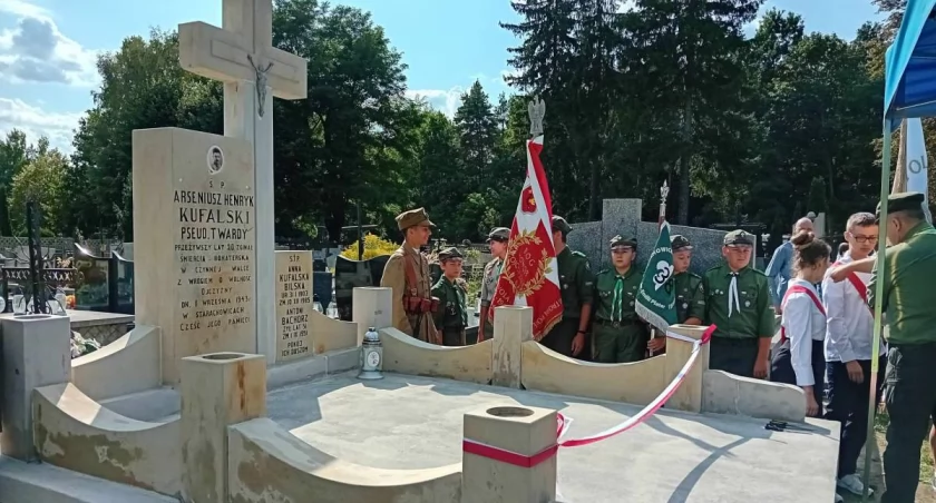 W ostatnim czasie odnowiono nagrobek Arseniusza Kufalskiego na cmentarzu Buga w Starachowicach 