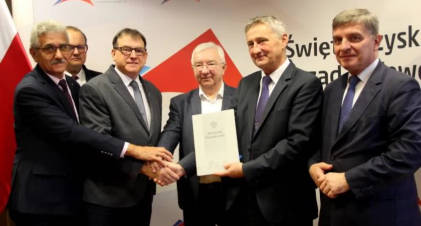 15 listopada br. w Urzędzie Wojewódzkim w Kielcach podpisana została umowa na przekazanie dotacji