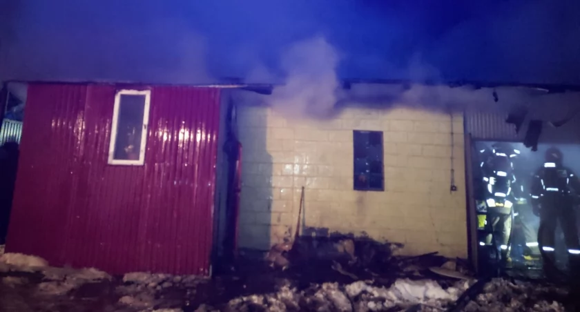Działania strażaków trwały ponad 3 godziny 