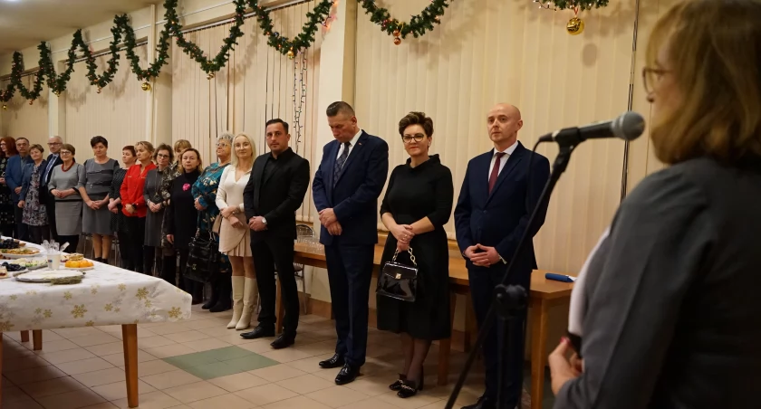 Zdjęcie: Agata Wojtyszek i jej goście przy wigilijnym stole 