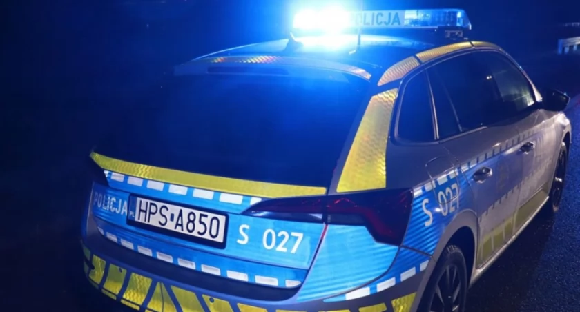 W drugi dzień świąt Bożego Narodzenia, w Mircu patrol z miejscowego posterunku zatrzymał do kontroli pojazd marki Mazda