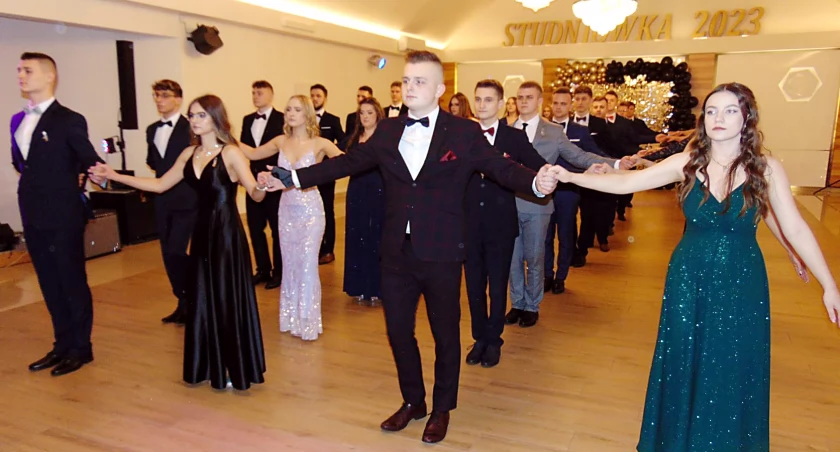 Wydarzenia, Sezon studniówkowy Starachowicach start! - zdjęcie, fotografia