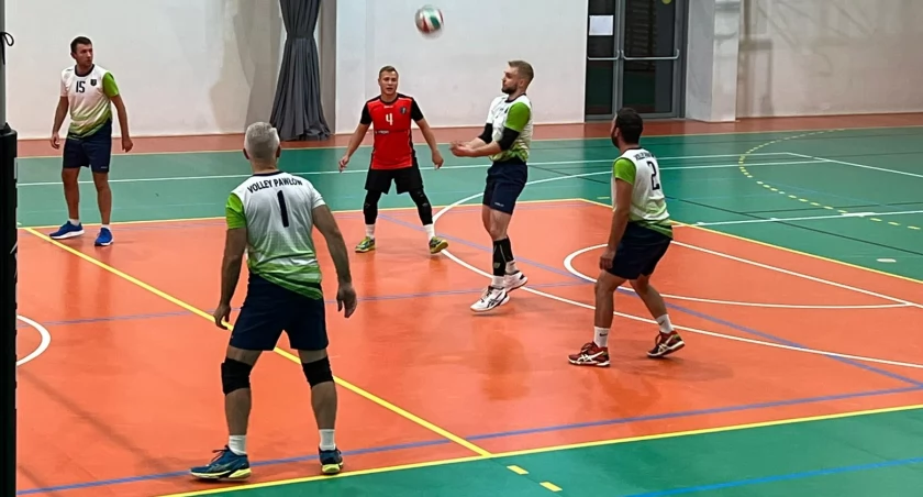 W miniony poniedziałek w hali w Pawłowie siatkarze miejscowego GKS Volley mieli pełnić role gospodarza meczu o 5. miejsce w II lidze