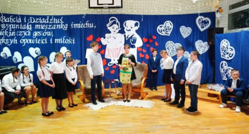 Wydarzenia, Wszystko babć dziadków gminy Brody - zdjęcie, fotografia