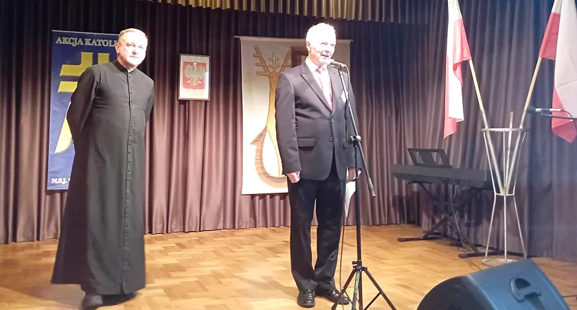 Zdjęcie: Ka. Artur Lach i Marek Pastuszka, prezes POAK zapraszają na to konkurs 