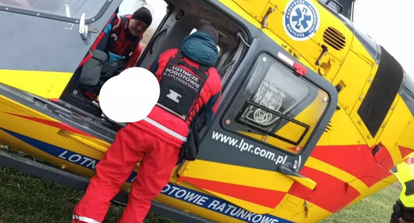 Jak wynikało z informacji przekazanych przez druhów ochotników z bodzentyńskiej OSP, do wypadku doszło o godz. 11.54
