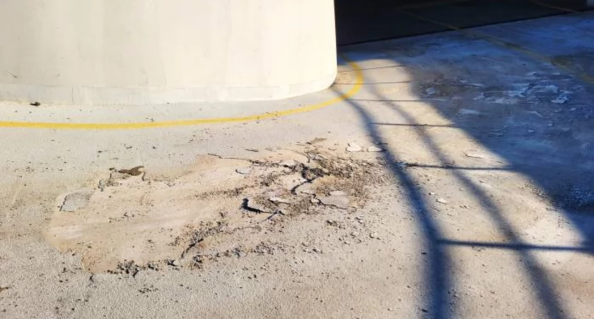 Interwencje, Dwupoziomowy parking Starachowicach Zachodnich dopiero oddany popękany - zdjęcie, fotografia