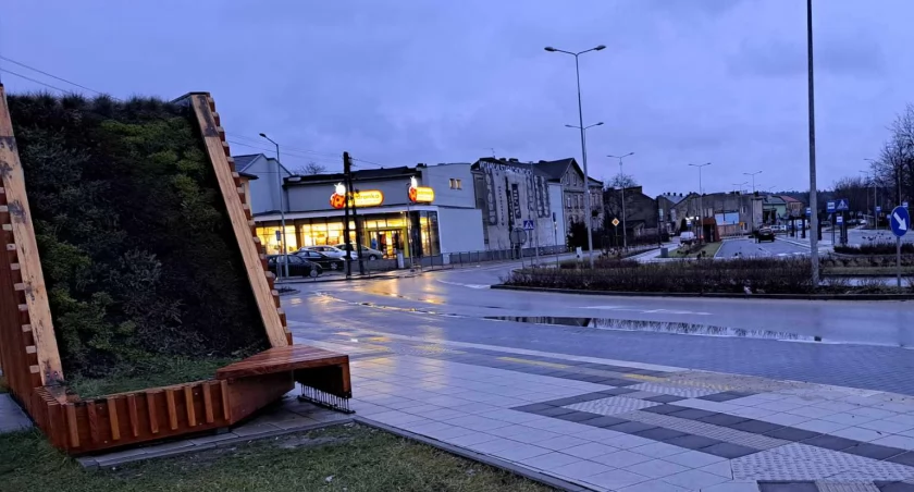 Przypomnijmy, koszt jednego takiego przystanku to wydatek rzędu ok. 100 tys. zł