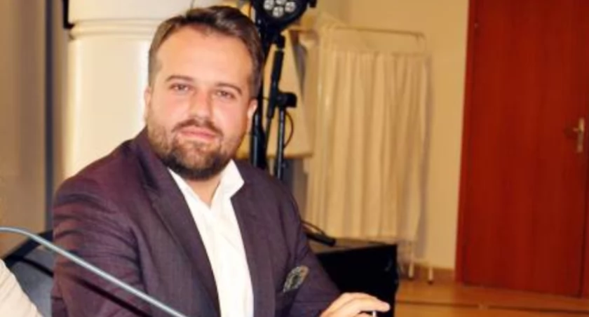 Zorganizowana przez członków stowarzyszenia TST Jarosława Łyczkowskiego i Martę Szperlich Kosmalę konferencja prasowa odbyła się pod nośnym hasłem 