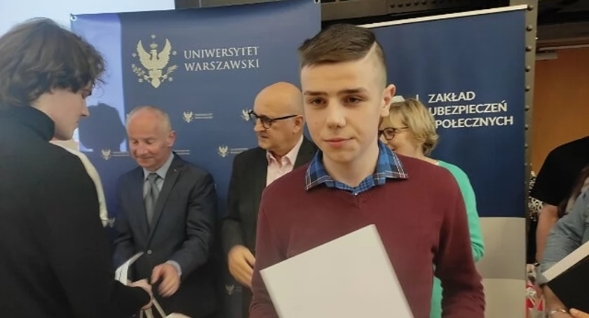 Zdjęcie: Tomasz Serek podczas uroczystości kończącej olimpijskie zmagania