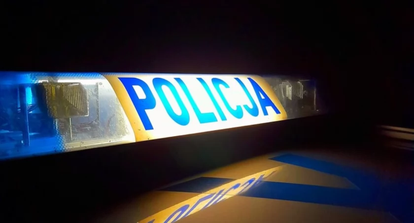 19-letnia kobieta poruszała się od miejscowości Dąbrowa, w kierunku Adamowa