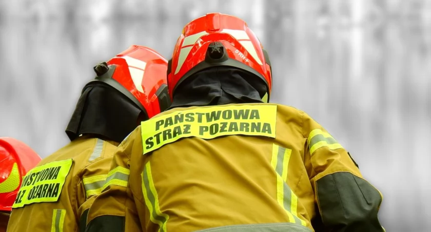 Jak podkreślił oficer prasowy świętokrzyskich strażaków, w mieszkaniu paliła się podłoga wokół pieca kaflowego