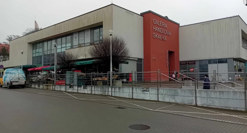 Najemcy loklau użytkowych w Galerii Skałka zostali postawieni pod ścianą