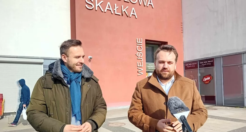 Marek Materek, prezydent Starachowic zabrał głos w sprawie najmu boksów w Galerii Skałka