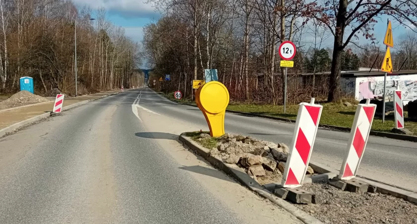 Mieszkańcy są zniecierpliwieni postępem prac na drodze w kierunku Lipia 