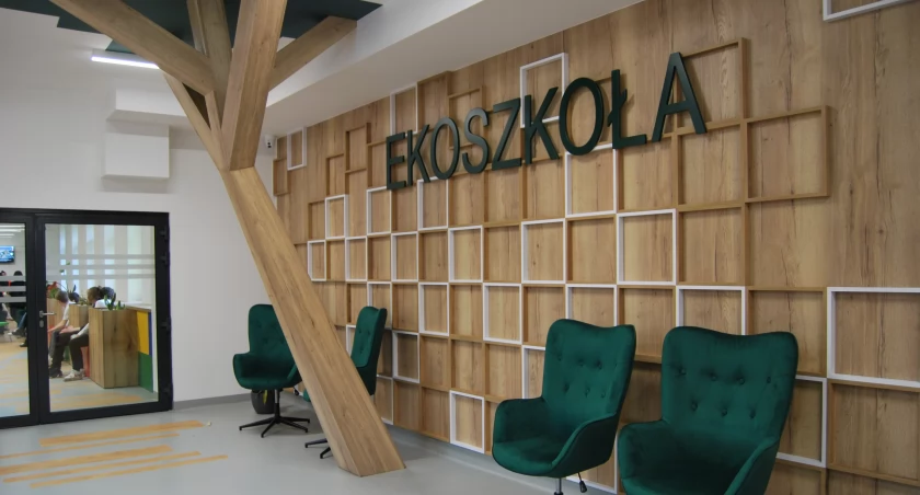 3 kwietnia odbyło się uroczyste otwracie ekoszkoły w Starachowicach