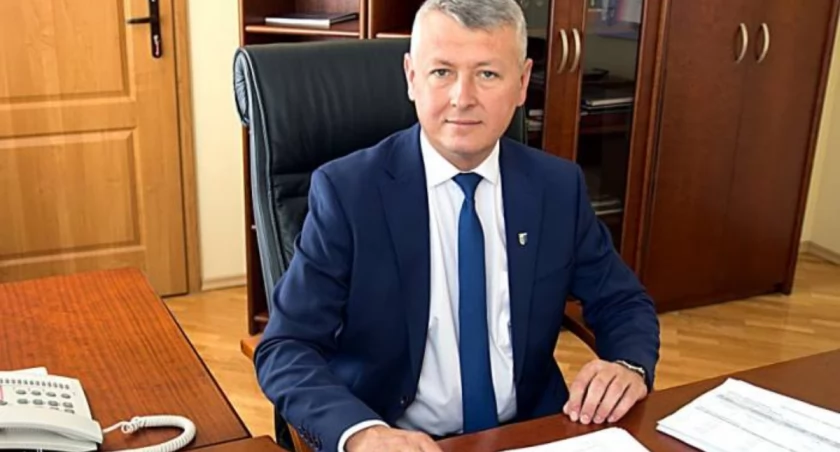 Wybory, Mirosław Seweryn wprowadza Gminy Mircu radnych zobacz uzyskał mandaty - zdjęcie, fotografia