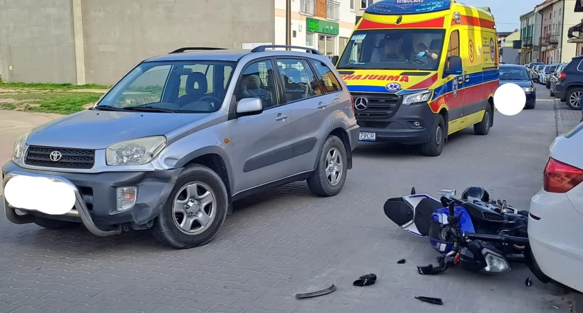 Przyczyny i okoliczności zdarzenia wyjaśniają mundurowi ze starachowickiej drogówki