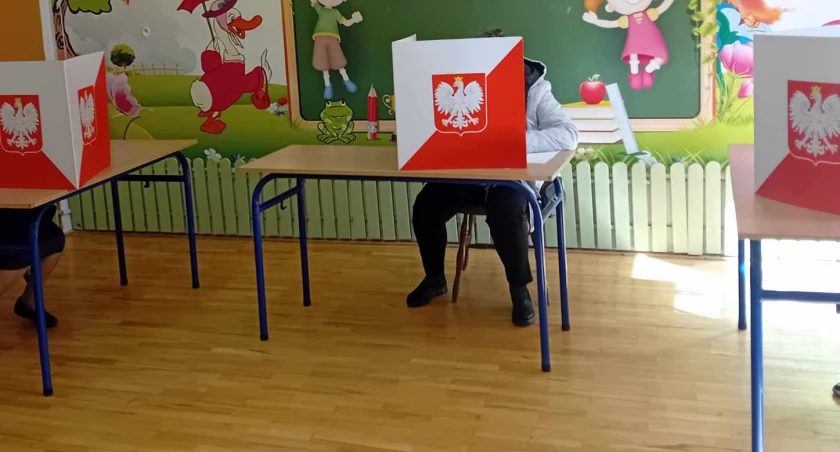 Wybory, Debiutanci Radzie Miejskiej Starachowicach przegrani Sprawdź głosów zdobył Twój kandydat! - zdjęcie, fotografia