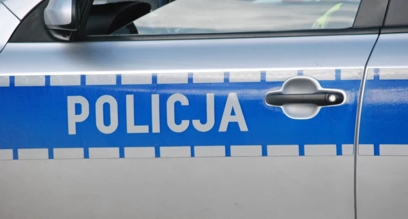 Rabuś doskonale wiedział co robi, pojawiając się w sklepie