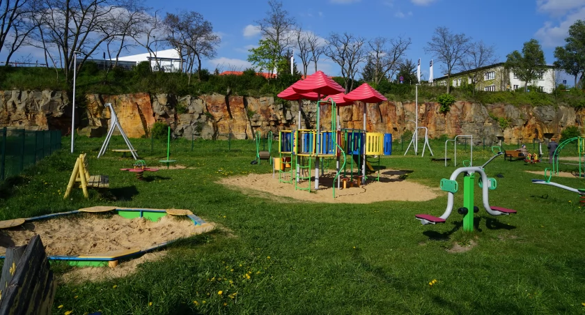 Zdjęcie: Plac zabaw przy ul. Zakładowej w Starachowicach