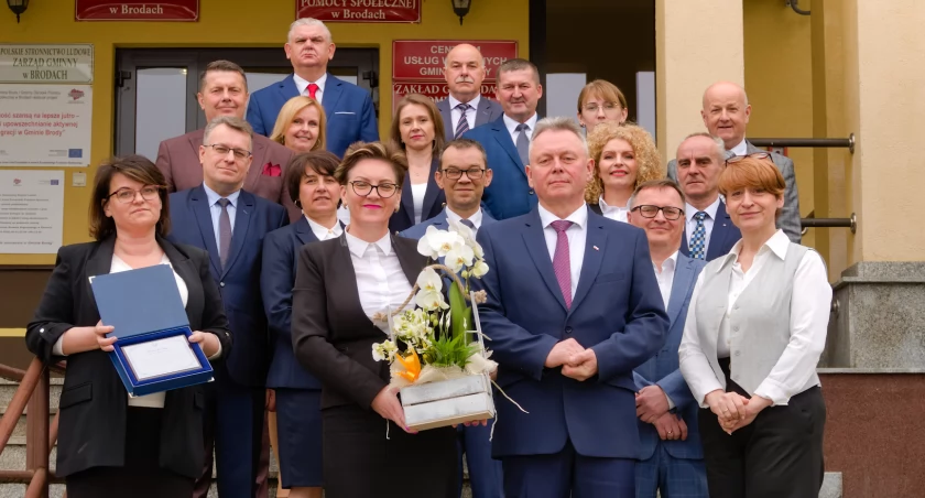 Wójt Marzena Bernat wraz z radnymi minionej kadencji 