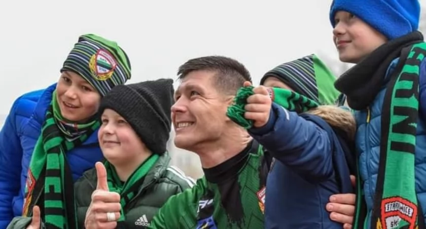Kibice Staru Starachowice zastanawiają się kto jeszcze oprócz wspomnianej dwójki, przedłuży umowy z klubem