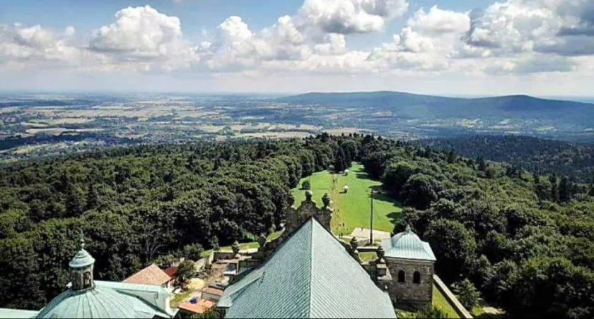 W cieniu Świętego Krzyża 