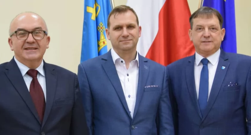 Jerzy Materek (od lewej), Piotr Ambroszczyk, Dariusz Dąbrowski (fot. powiat starachowicki)