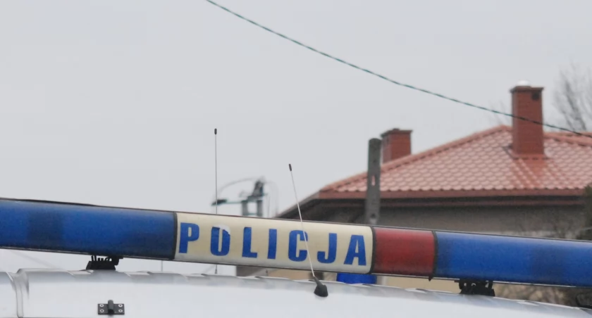37-latek został zatrzymany i przewieziony do policyjnej celi
