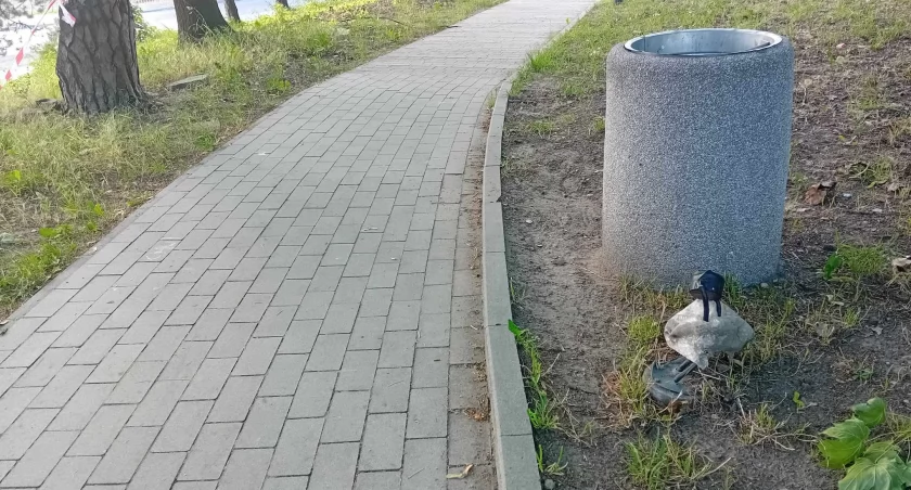 Uszkodzone lampyu to tylko niektóre z zaniedbań 