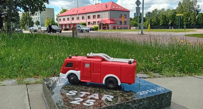 STAR 25 popularna babka stanął nieopodal komendy straży pożarnej 