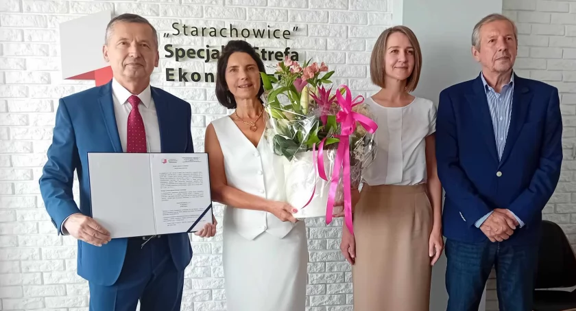 W konferencji brali udział Mirosław Majchrowicz, prezes Zarządu - Dyrektor Generalny Dyckerhoff Polska sp. z o.o, Agata Binkowska, wiceprezes Zarządu SSE, Natalia Pryimak, dyrektor finansowy Dyckerhoff Polska sp. z o.o i Eligiusz Mich, członek Zarząd SSE 