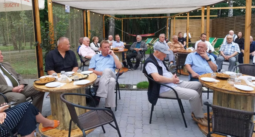 Zdjęcie: goście w kawiarni 