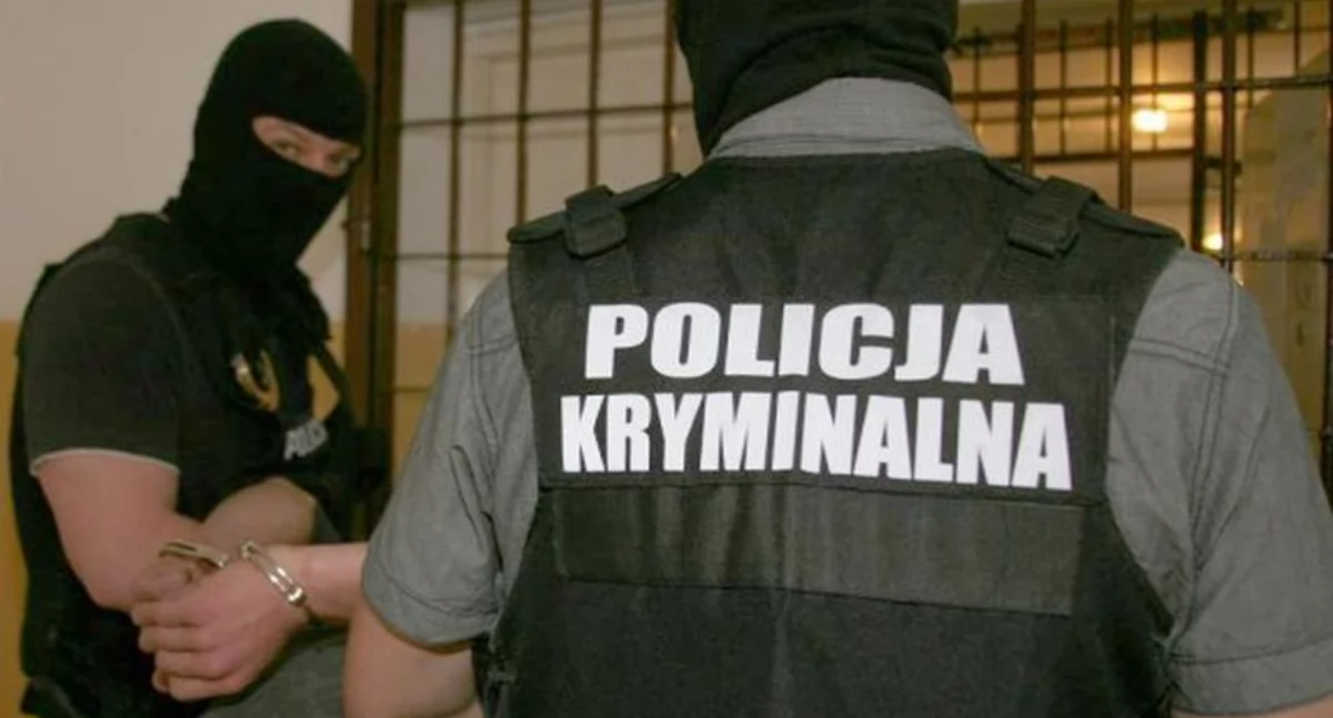Kryminalne, Krwawa Starachowicach Mężczyzna zadał ciosy nożem swojej żonie - zdjęcie, fotografia