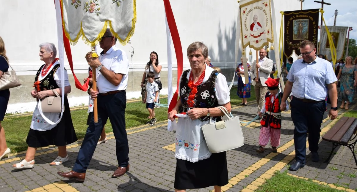 Kościół, Odpust świętej mirzeckiej parafii - zdjęcie, fotografia