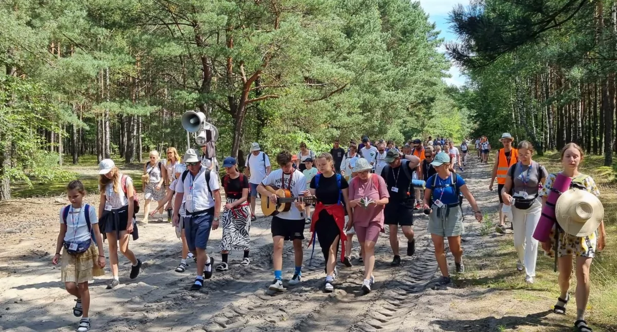 Zdjęcie z trasy szóstego dnia pielgrzymowania