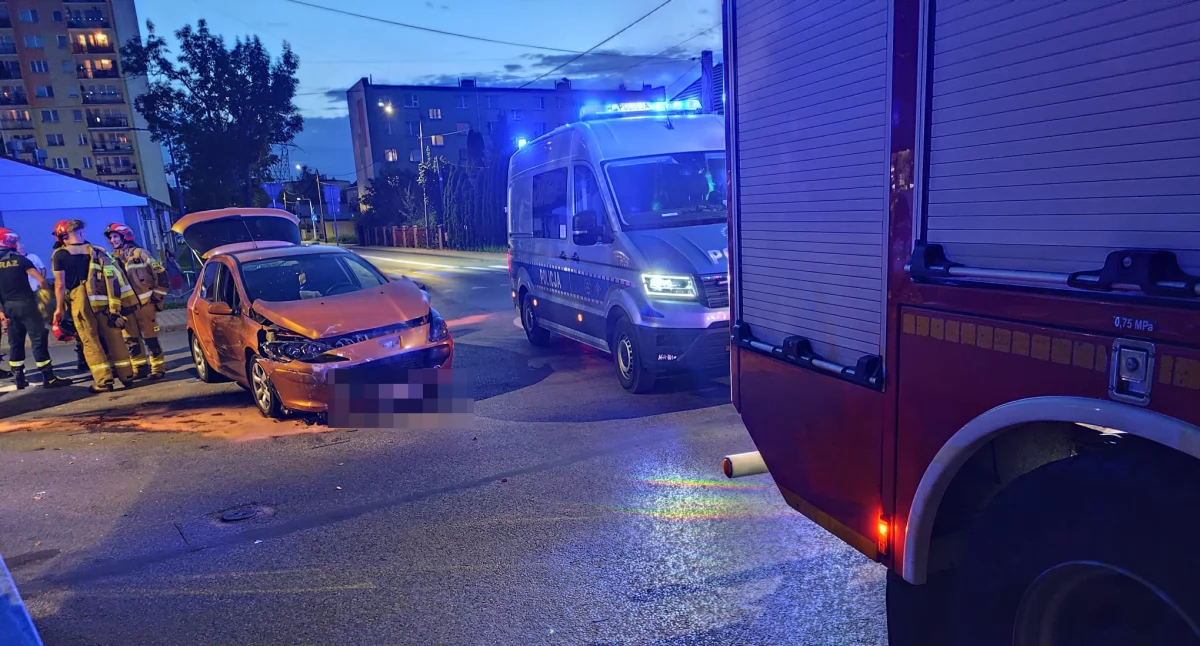Wypadki drogowe, Wypadek skrzyżowaniu Starachowicach Jedna osoba poszkodowana - zdjęcie, fotografia