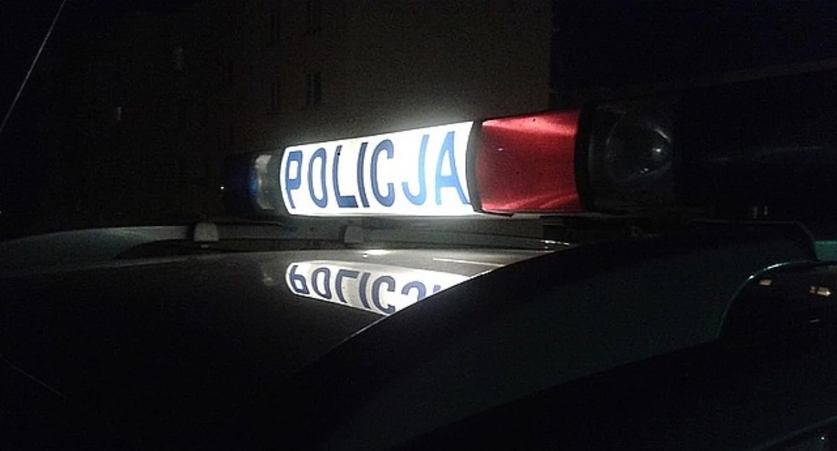 Kronika policyjna, Wypadek zakładzie stolarskim Godowie Poszkodowany mężczyzna stanie zagrażającym życiu - zdjęcie, fotografia