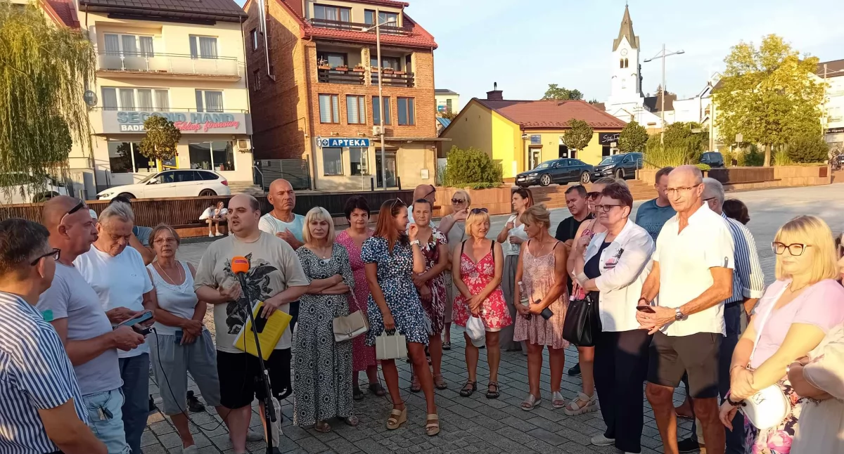 Interwencje, Zostawcie rynek spokoju! grzmią mieszkańcy przedsiębiorcy Starachowic - zdjęcie, fotografia
