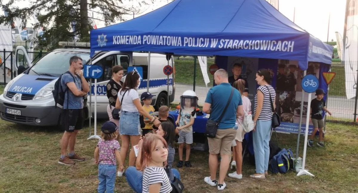 Komunikaty, Bezpieczna droga szkoły Kampania starachowickich policjantów rozpoczęła - zdjęcie, fotografia