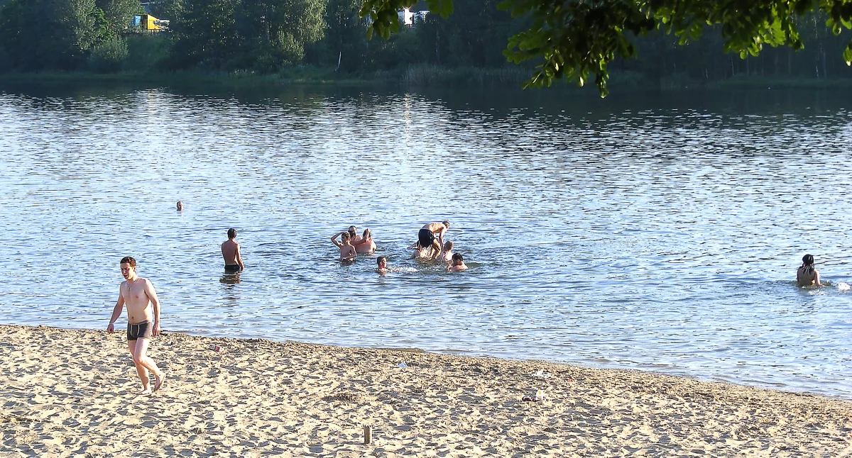 Komunikaty i ogłoszenia, sezonie kąpieliska Lubianka Piachy najlepiej omijać szerokim łukiem - zdjęcie, fotografia