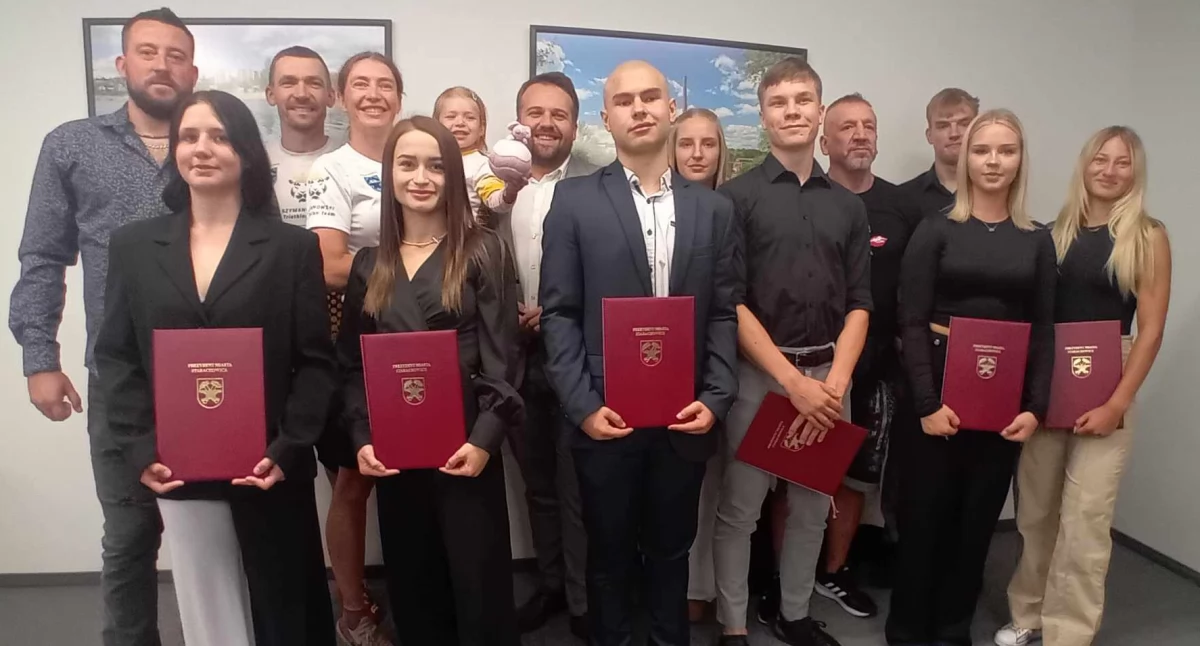 Sportowcom towarzyszyli trenerzy, którzy stoją za sukcesami swoich podopiecznych 