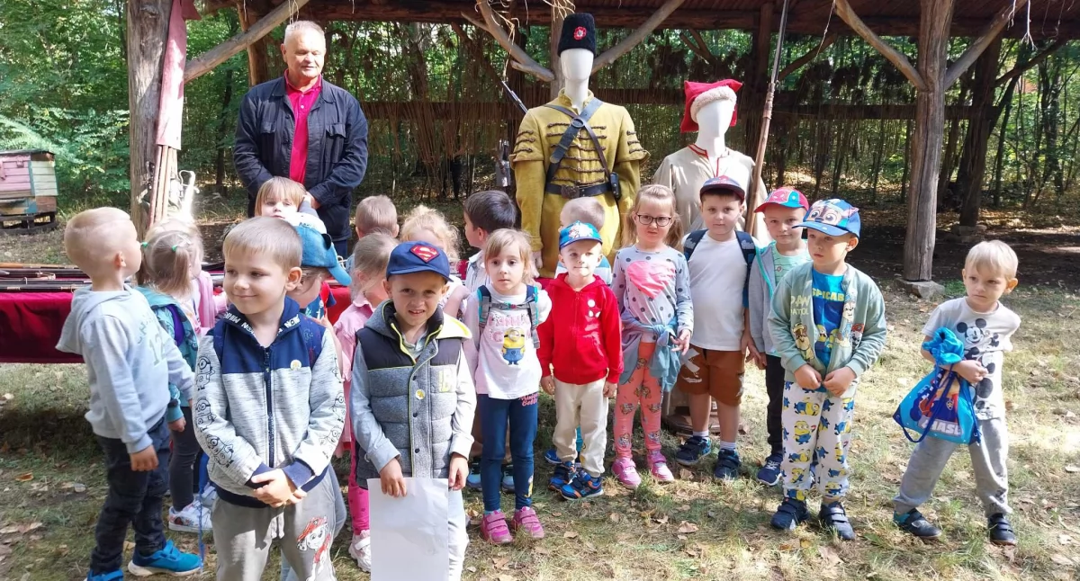 Zdjęcie: Przedszkolanki z PM nr 15 wraz z Grzegorzem Bernaciakiem 