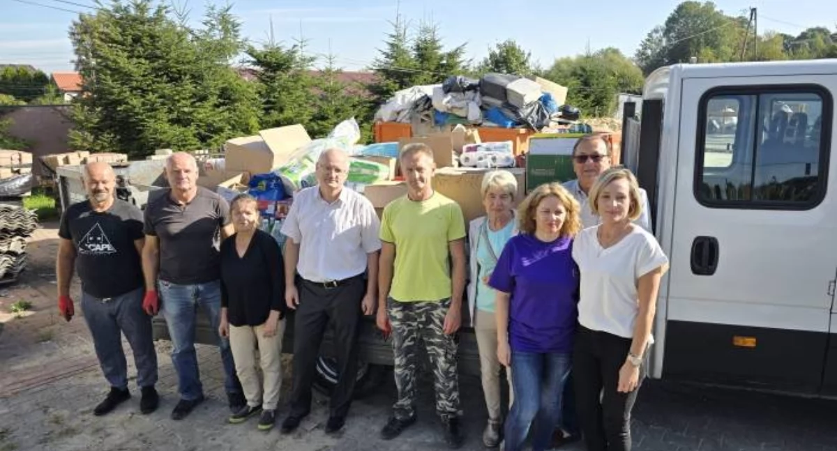 Informator gminy Pawłów , Gminna zbiórka darów powodzian Pawłowie - zdjęcie, fotografia