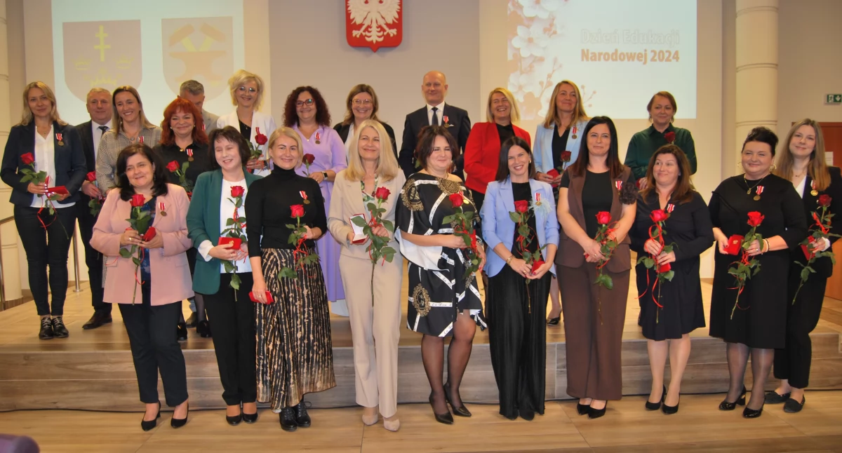 Edukacja, Dzień Edukacji Narodowej Starachowicach Długa lista nagrodzonych wyróżnionych - zdjęcie, fotografia