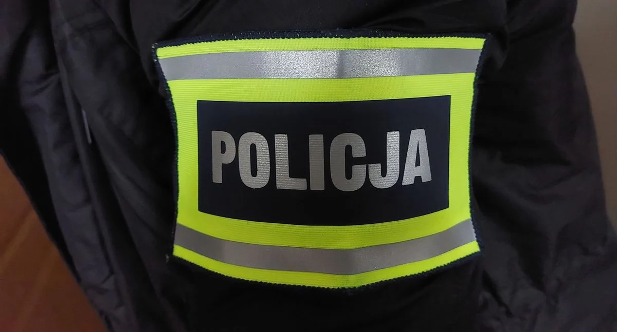 Kryminalne, Napad rejonie zalewu Pasternik Starachowicach Policjanci szukali mężczyzny czarnej bluzie - zdjęcie, fotografia